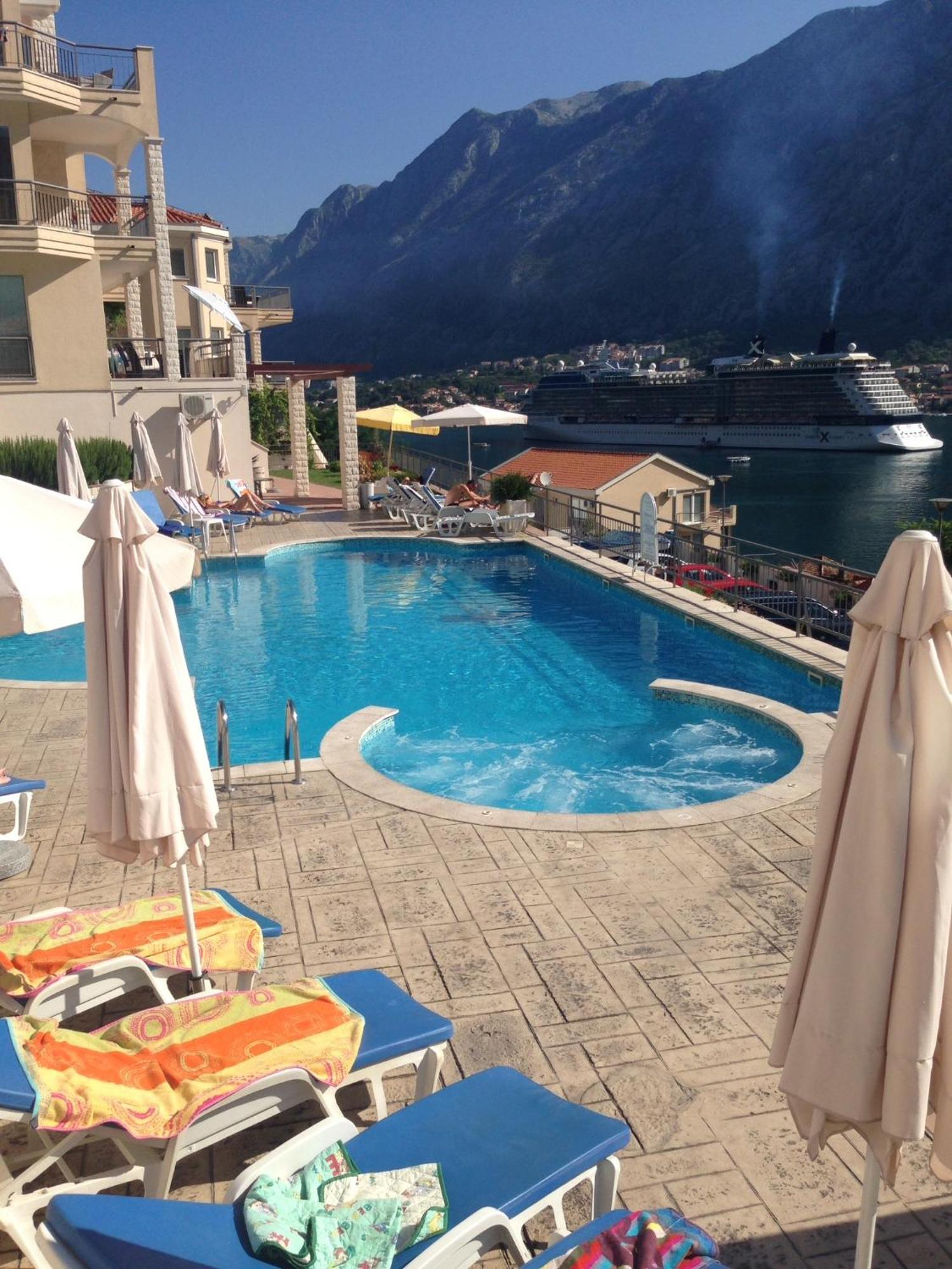 Apartment Fjord Waterfront Kotor Eksteriør billede