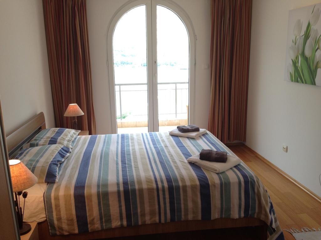 Apartment Fjord Waterfront Kotor Eksteriør billede