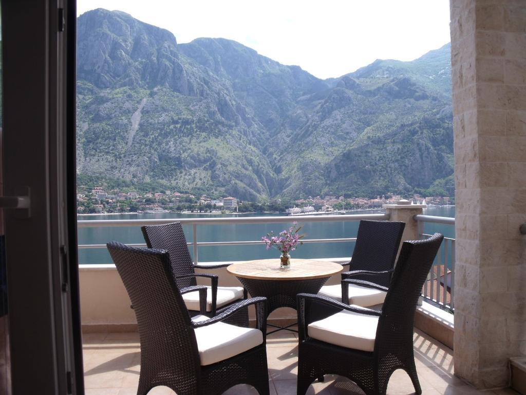Apartment Fjord Waterfront Kotor Eksteriør billede