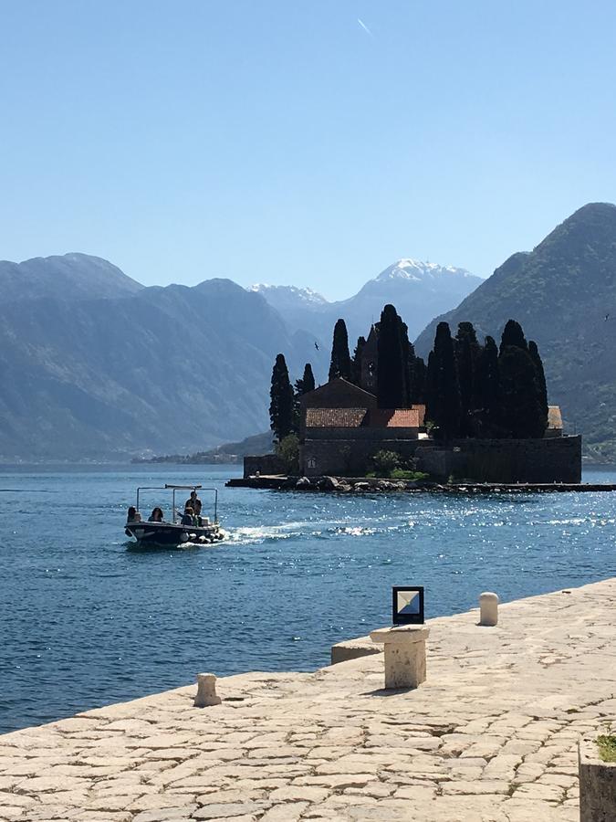 Apartment Fjord Waterfront Kotor Eksteriør billede